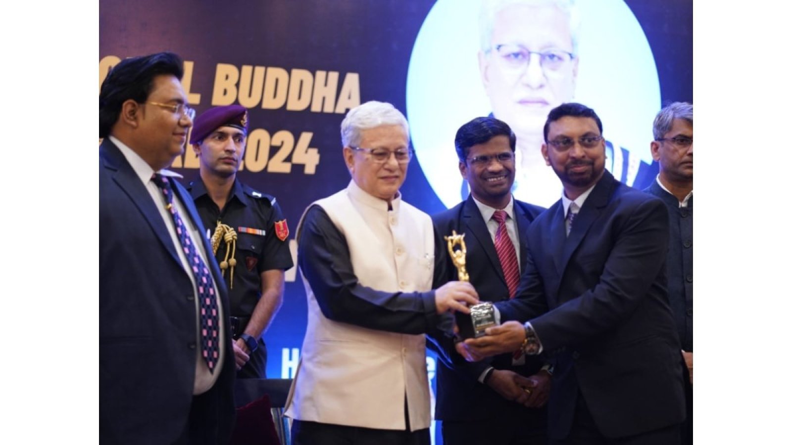 Renowned Business Leader Munir Yusuf Khan Receives International Buddha Peace Award